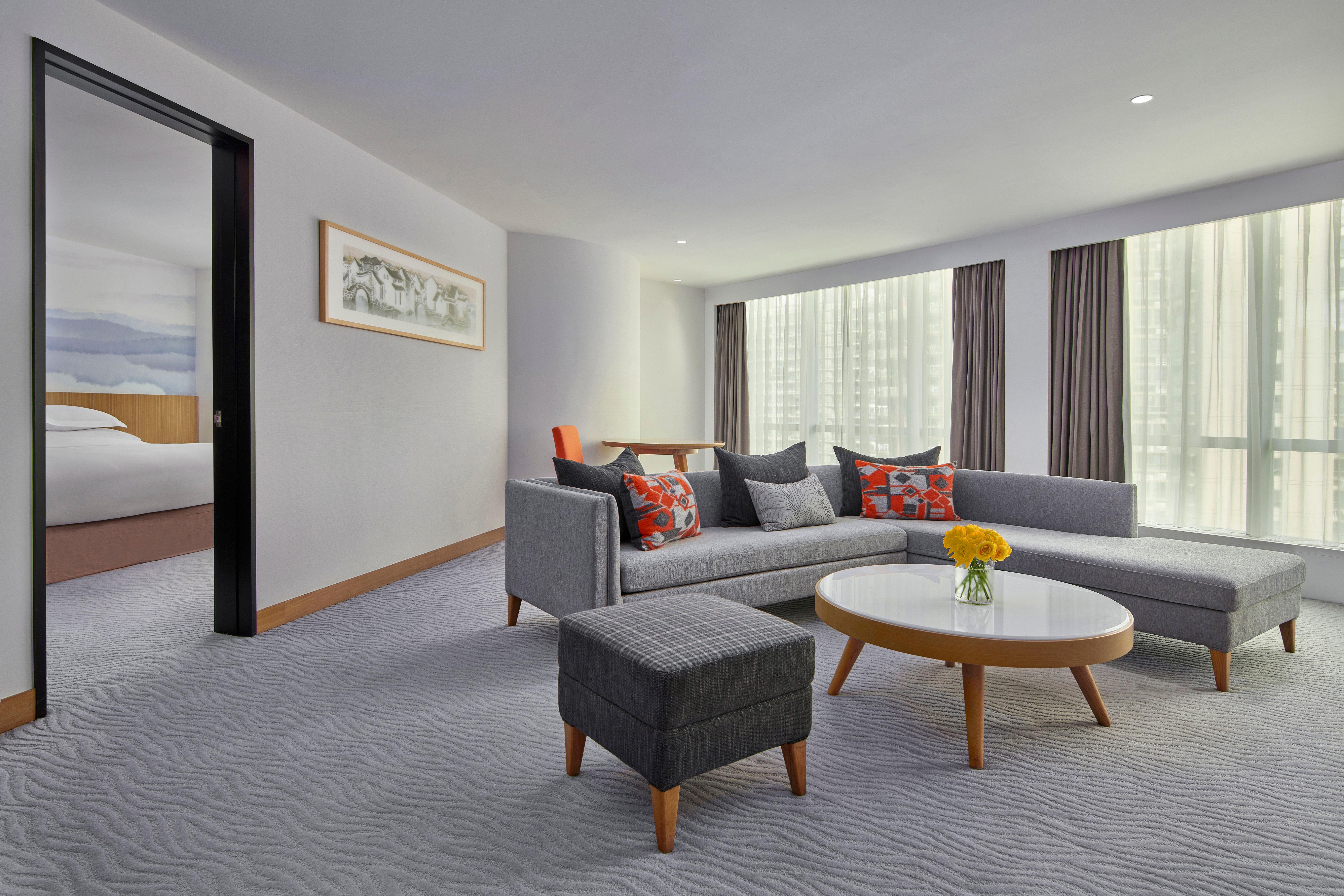 Crowne Plaza Zhuhai City Center By Ihg - Offers Free One-Way Shuttle To Chimelong Ocean Kingdom Екстериор снимка