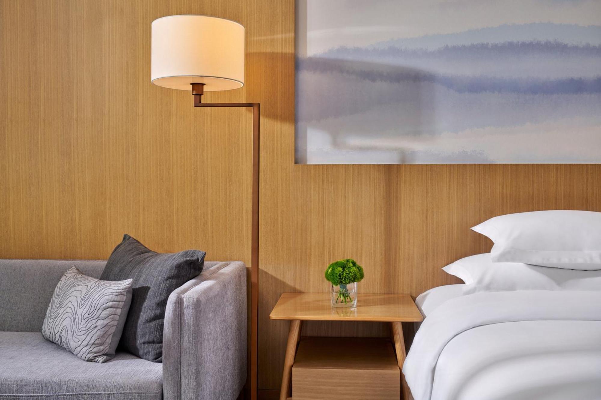 Crowne Plaza Zhuhai City Center By Ihg - Offers Free One-Way Shuttle To Chimelong Ocean Kingdom Екстериор снимка