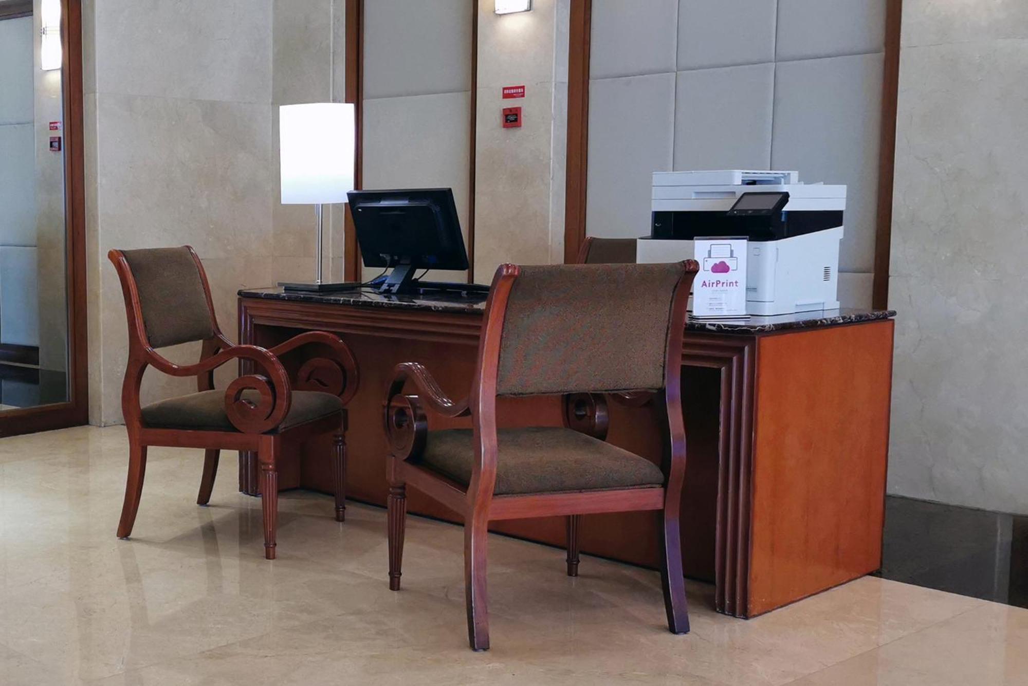 Crowne Plaza Zhuhai City Center By Ihg - Offers Free One-Way Shuttle To Chimelong Ocean Kingdom Екстериор снимка