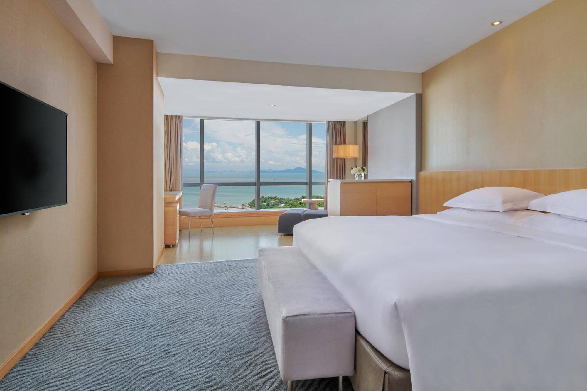 Crowne Plaza Zhuhai City Center By Ihg - Offers Free One-Way Shuttle To Chimelong Ocean Kingdom Стая снимка