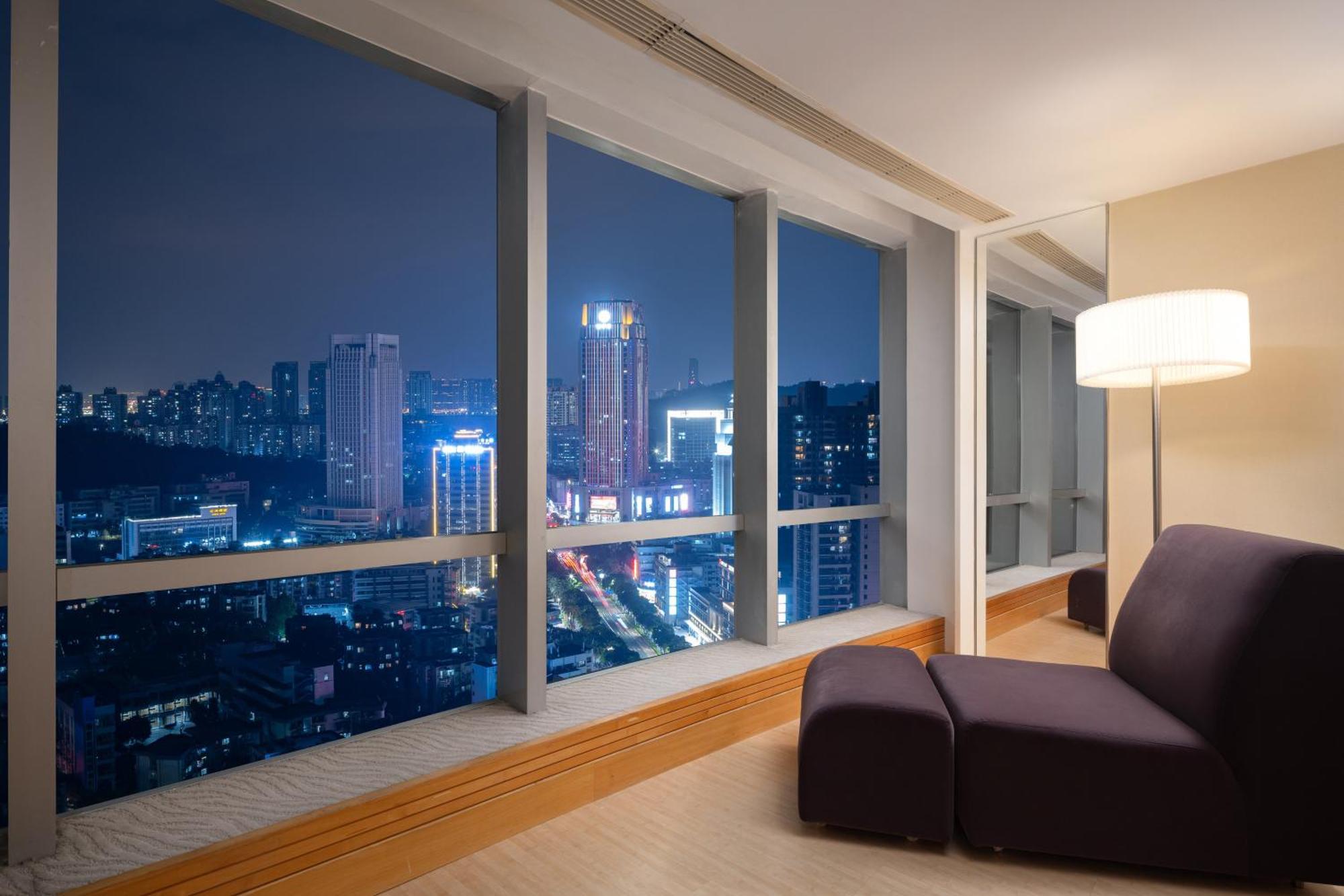 Crowne Plaza Zhuhai City Center By Ihg - Offers Free One-Way Shuttle To Chimelong Ocean Kingdom Екстериор снимка