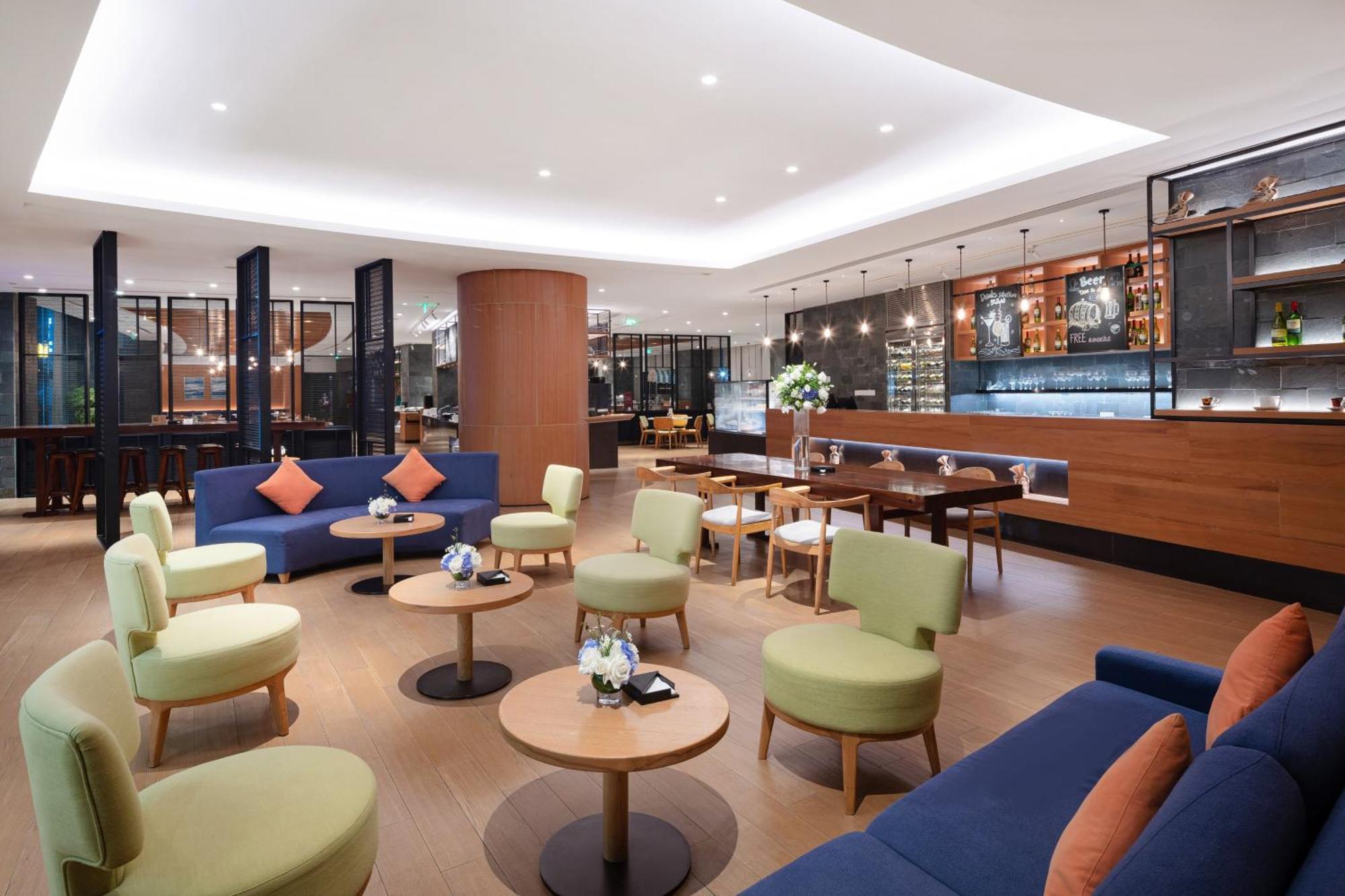 Crowne Plaza Zhuhai City Center By Ihg - Offers Free One-Way Shuttle To Chimelong Ocean Kingdom Екстериор снимка