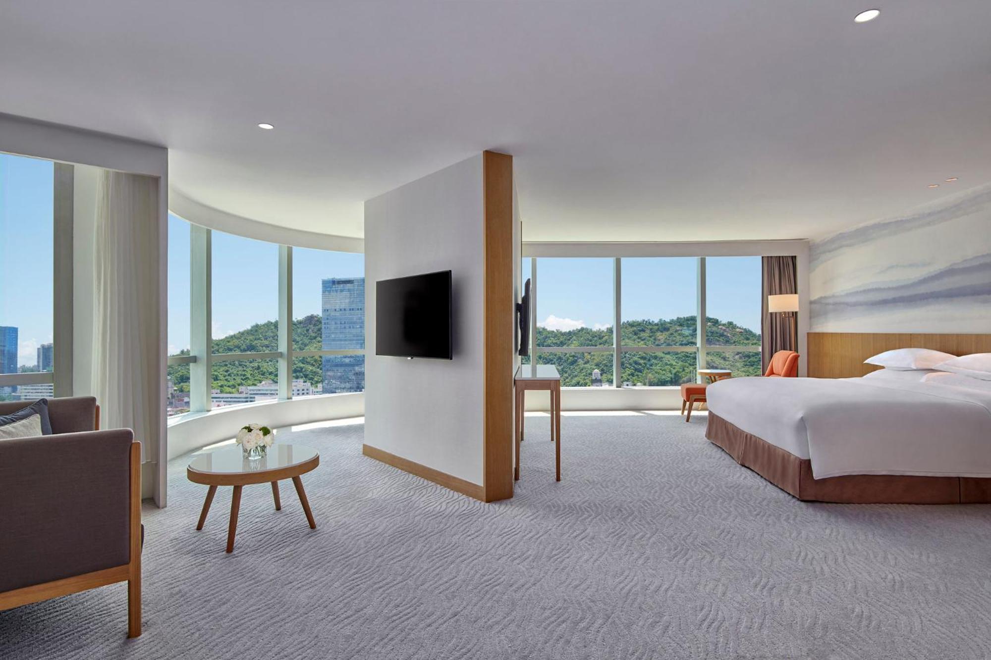 Crowne Plaza Zhuhai City Center By Ihg - Offers Free One-Way Shuttle To Chimelong Ocean Kingdom Екстериор снимка